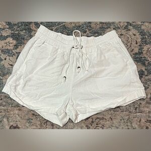 Love Tree Women's Linen White Shorts
